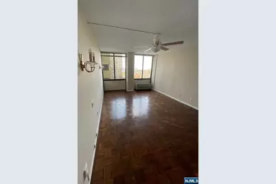 300 Winston Drive 1020 #1020, Cliffside Park, NJ 07010 - Photo 3