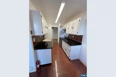 300 Winston Drive 1020 #1020, Cliffside Park, NJ 07010 - Photo 7