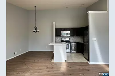 965 Juniper Way 965 #965, Mahwah, NJ 07430 - Photo 3