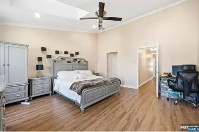 424 Hartford Drive, Nutley, NJ 07110 - Photo 11