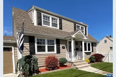 321 Thomas Avenue, Lyndhurst Township, NJ 07071 - Photo 3
