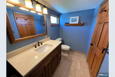 321 Thomas Avenue, Lyndhurst Township, NJ 07071 - Photo 27