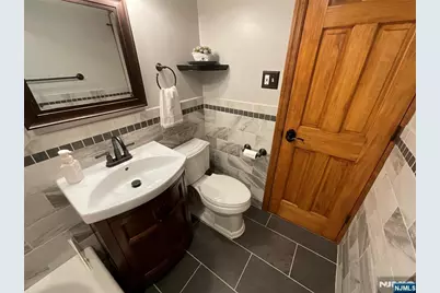 321 Thomas Avenue, Lyndhurst Township, NJ 07071 - Photo 21