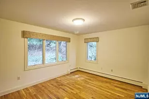 696 Undercliff Ave, Edgewater, NJ 07020 - Photo 15