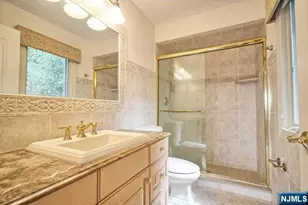 696 Undercliff Ave, Edgewater, NJ 07020 - Photo 13