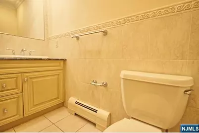 696 Undercliff Avenue, Edgewater, NJ 07020 - Photo 17