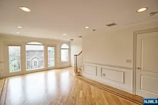 696 Undercliff Ave, Edgewater, NJ 07020 - Photo 3