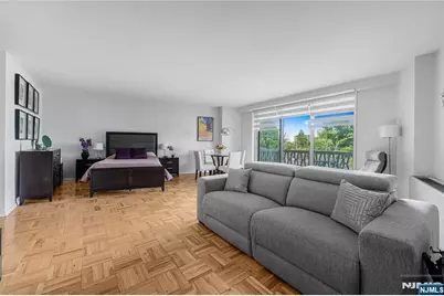 2100 Linwood Avenue 3E #3E, Fort Lee, NJ 07024 - Photo 3