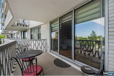 2100 Linwood Avenue 3E #3E, Fort Lee, NJ 07024 - Photo 5