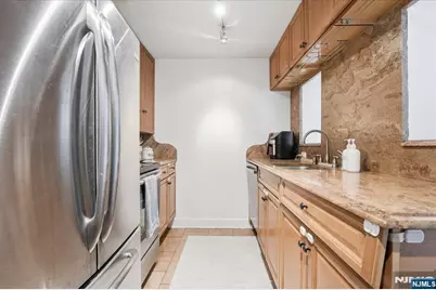 300 Winston Drive L5 #L5, Cliffside Park, NJ 07010 - Photo 21