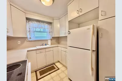 816 Kingsland Lane Apt 1 #Apt 1, Fort Lee, NJ 07024 - Photo 7