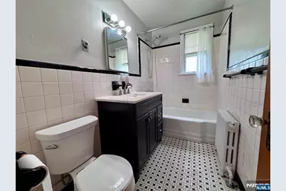 816 Kingsland Lane Apt 1 #Apt 1, Fort Lee, NJ 07024 - Photo 9