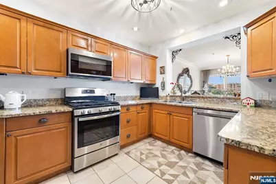 108 The Promenade 108 #108, Edgewater, NJ 07020 - Photo 11