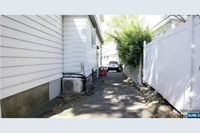 524 Oregon Avenue, Cliffside Park, NJ 07010 - Photo 25