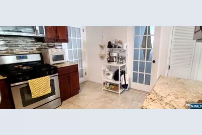 524 Oregon Avenue, Cliffside Park, NJ 07010 - Photo 9