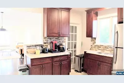 524 Oregon Avenue, Cliffside Park, NJ 07010 - Photo 7