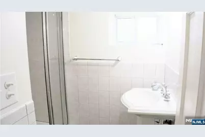 524 Oregon Avenue, Cliffside Park, NJ 07010 - Photo 21