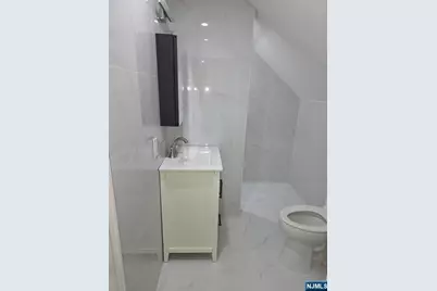 72 Chestnut Street 2R #2R, Montclair, NJ 07042 - Photo 11