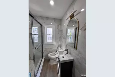 72 Chestnut Street 2R #2R, Montclair, NJ 07042 - Photo 13