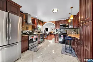 161 Plauderville Ave, Garfield, NJ 07026 - Photo 9