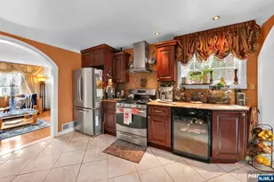 161 Plauderville Ave, Garfield, NJ 07026 - Photo 11