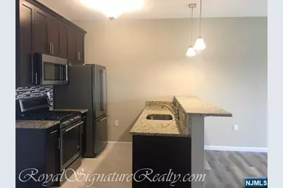 62 Bergen Turnpike 4E #4E, Ridgefield Park, NJ 07660 - Photo 3