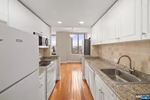 100 Old Palisade Road 3408, Fort Lee, NJ 07024 - Photo 9