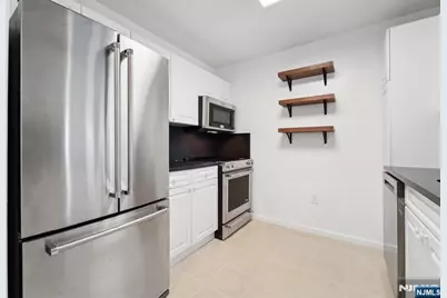 110 City Place, Edgewater, NJ 07020 - Photo 7
