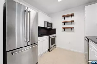110 City Pl, Edgewater, NJ 07020 - Photo 7