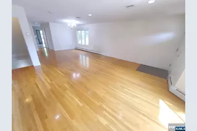393 Washington Avenue, Cliffside Park, NJ 07010 - Photo 5
