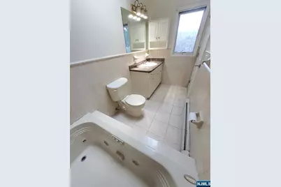 393 Washington Avenue, Cliffside Park, NJ 07010 - Photo 17