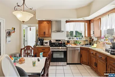33-35 Pulaski Place, Hackensack, NJ 07601 - Photo 9