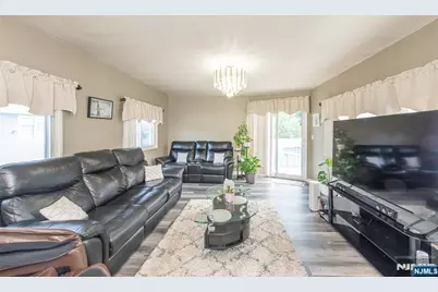 11 Hansen Street, Lodi, NJ 07644 - Photo 7