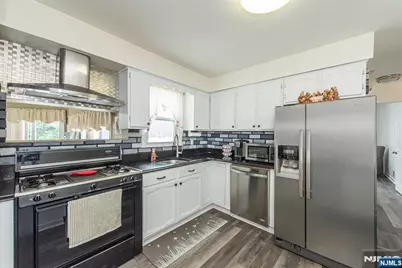 11 Hansen Street, Lodi, NJ 07644 - Photo 3