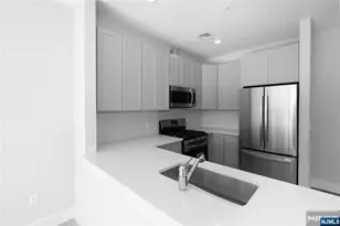 387 Park Street 302, Hackensack, NJ 07601 - Photo 5