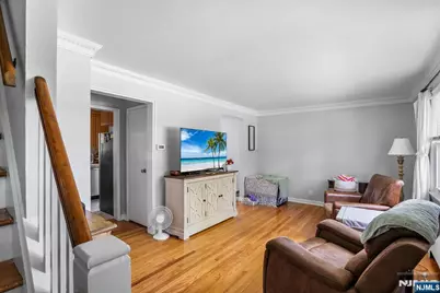 642 Ellington Road, Ridgewood, NJ 07450 - Photo 5