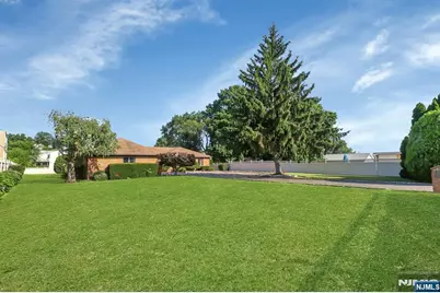 733 1st Street, Lyndhurst Township, NJ 07071 - Photo 5