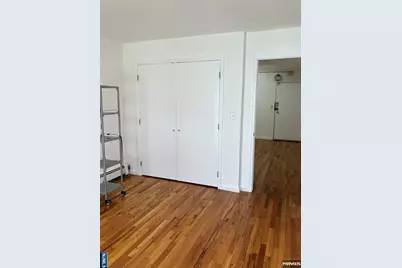 154 Rothwell Avenue 2B #2B, Cliffside Park, NJ 07010 - Photo 5