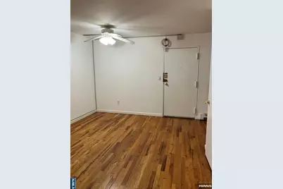 154 Rothwell Avenue 2B #2B, Cliffside Park, NJ 07010 - Photo 9