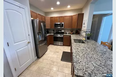 3111 Windsor Park Court 3111 #3111, Englewood, NJ 07631 - Photo 7