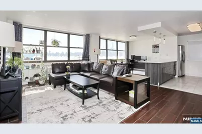 7004 Boulevard E, Guttenberg, NJ 07093 - Photo 11