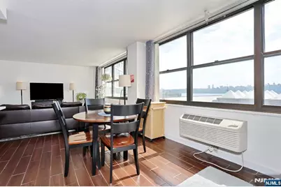 7004 Boulevard E, Guttenberg, NJ 07093 - Photo 15