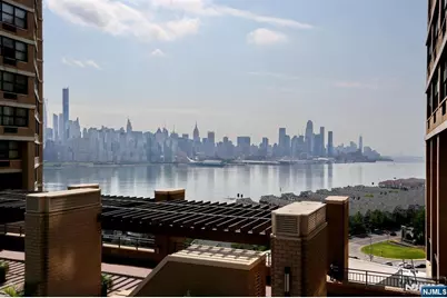 7004 Boulevard E, Guttenberg, NJ 07093 - Photo 45