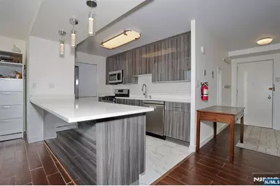 7004 Boulevard E, Guttenberg, NJ 07093 - Photo 17