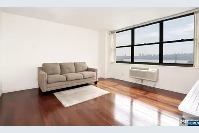 7004 Boulevard E, Guttenberg, NJ 07093 - Photo 31