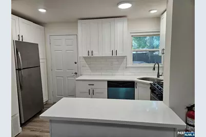 281 Marion Avenue, Cliffside Park, NJ 07010 - Photo 3