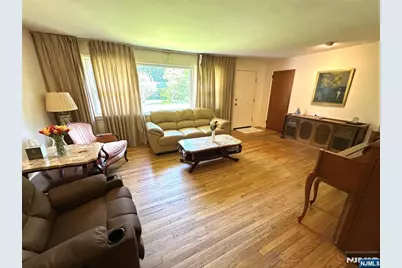 622 Valley Court, Washington Township, NJ 07676 - Photo 7