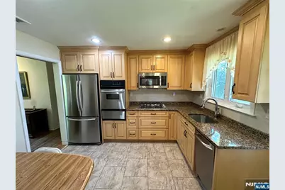 622 Valley Court, Washington Township, NJ 07676 - Photo 5