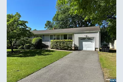 622 Valley Court, Washington Township, NJ 07676 - Photo 3