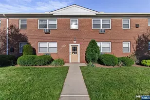 34 Knox Terrace 1A, Wayne, NJ 07470 - Photo 1